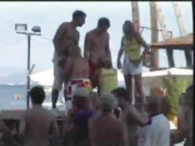 હોટ બેબ બીપી વીડીયો લાઇવ કર્યા તેના pussy ડ્રિલ્ડ